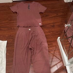 Vuori  Set in Soft Brown/purple